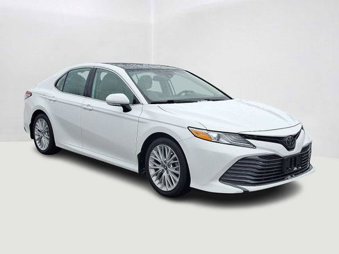 Certified 2020 Toyota Camry XLE image 5