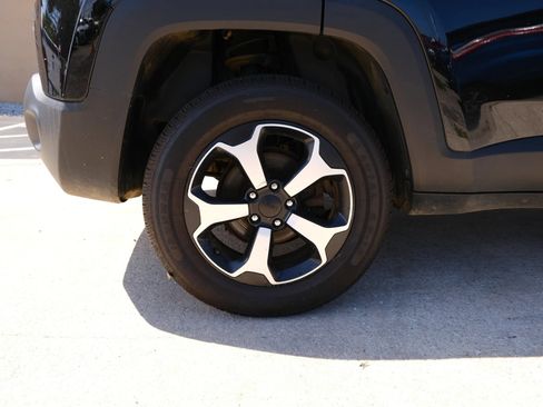 Used 2019 Jeep Renegade Trailhawk AWD/4WD image 19