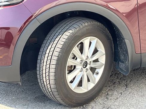 Used 2020 Kia Sorento LX w/ LX I4 Convenience Package image 3