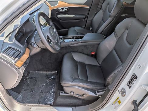 Used 2023 Volvo XC90 T8 Core AWD/4WD image 16