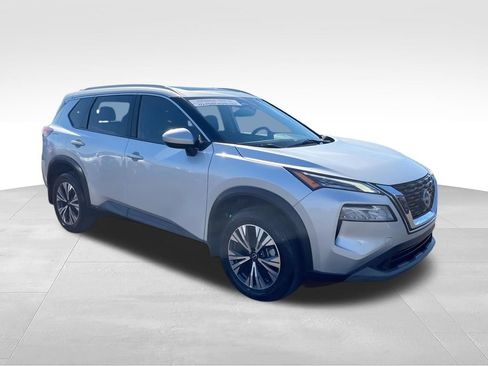 Used 2023 Nissan Rogue SV w/ SV Premium B Package FWD image 2