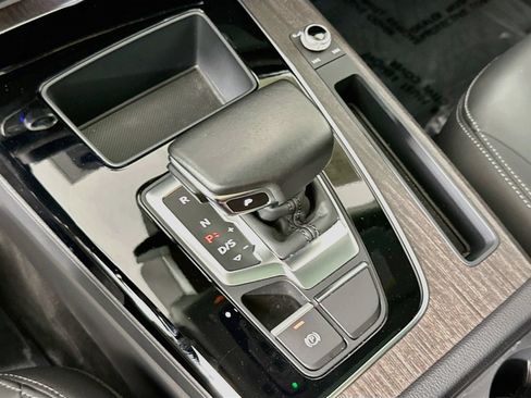 Used 2023 Audi Q5 2.0T Premium w/ Convenience Package AWD/4WD image 17