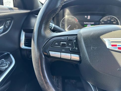 Used 2022 Cadillac XT4 Luxury w/ Cold Weather Package FWD image 24