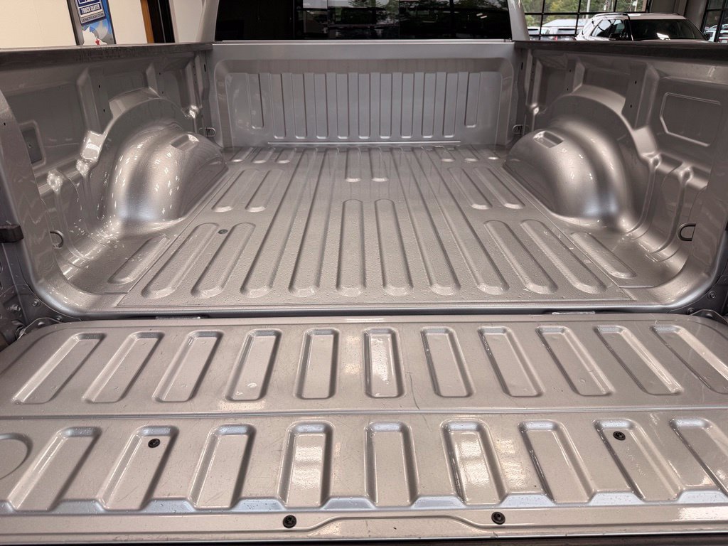 Used 2025 RAM 1500 Laramie w/ Sport Appearance Package AWD/4WD image 10