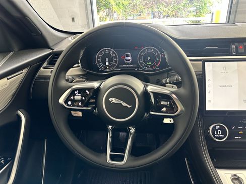 Used 2026 Jaguar F-PACE R-Dynamic S AWD/4WD image 4