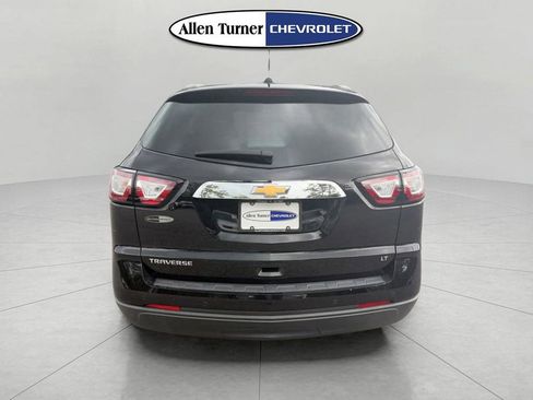 Used 2017 Chevrolet Traverse LT w/ Style and Technology Package FWD image 5