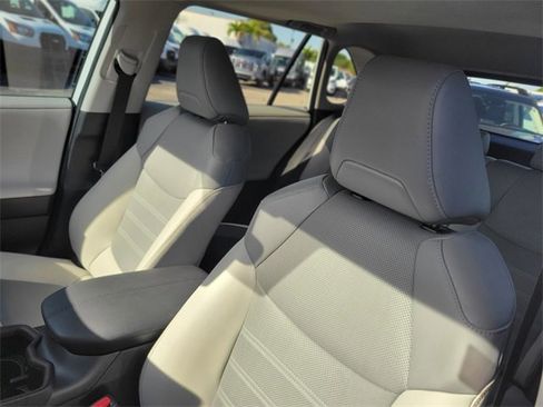 Used 2024 Toyota RAV4 Limited image 19