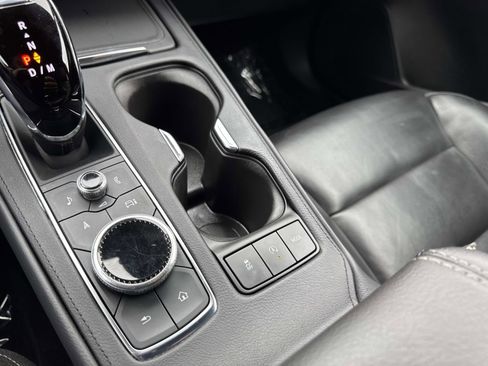 Used 2024 Cadillac XT4 Premium Luxury image 25