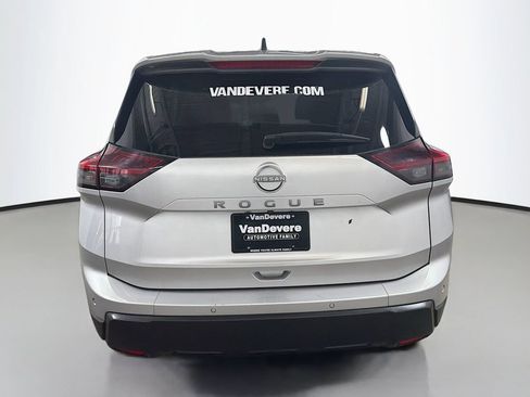 Used 2024 Nissan Rogue S FWD image 8