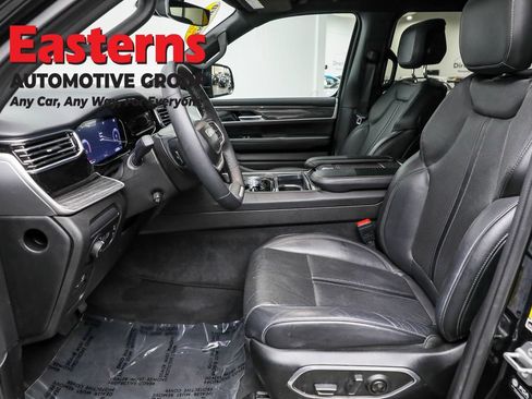 Used 2022 Jeep Wagoneer Series II AWD/4WD image 14