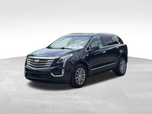 Used 2017 Cadillac XT5 Luxury w/ Driver Awareness Package FWD image 9