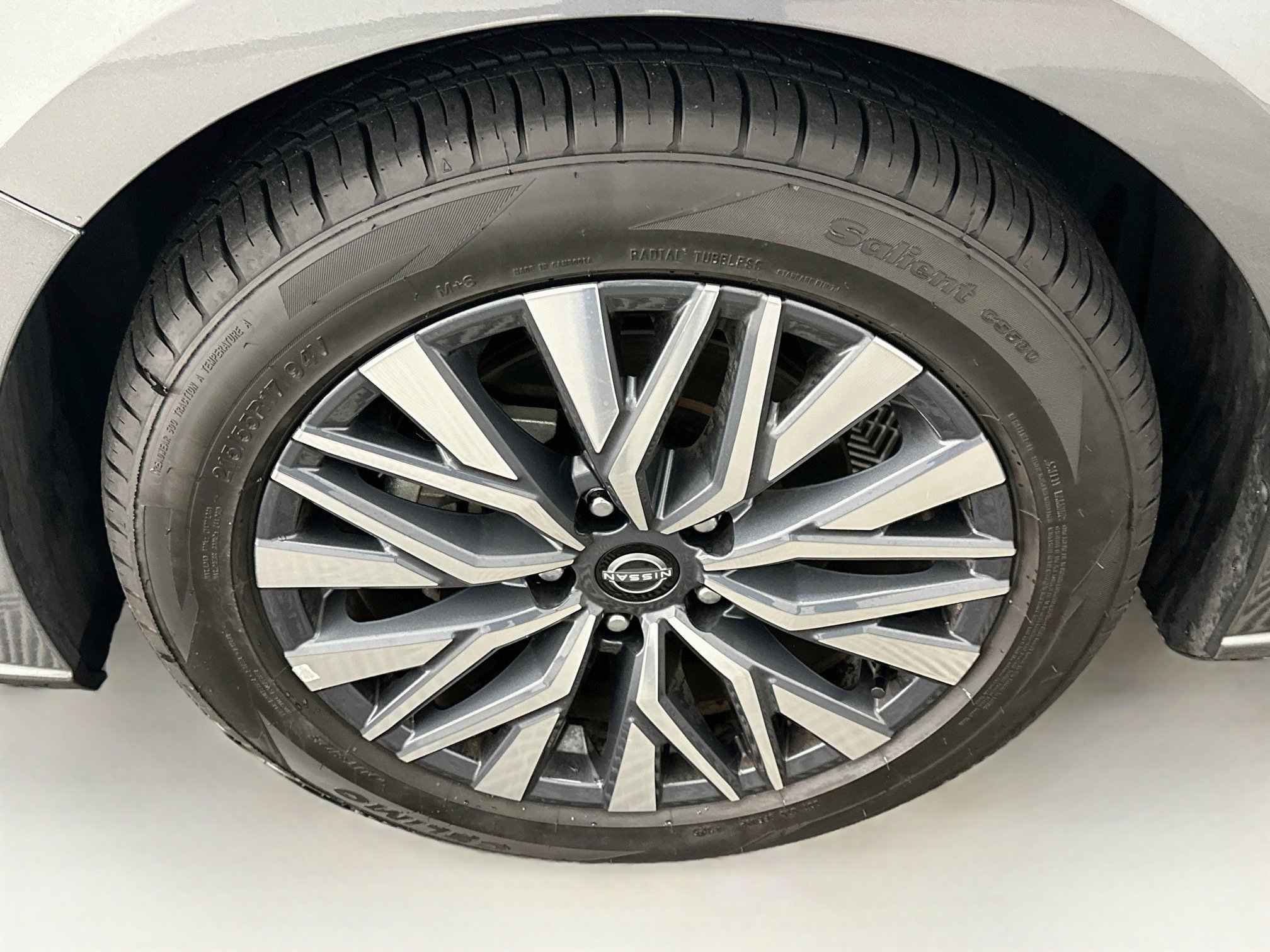 Used 2025 Nissan Altima 2.5 SV FWD image 11