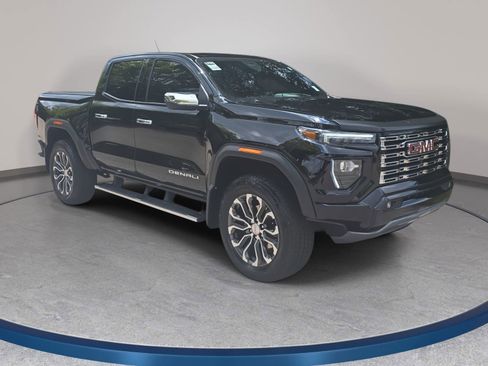 Used 2026 GMC Canyon Denali AWD/4WD image 3