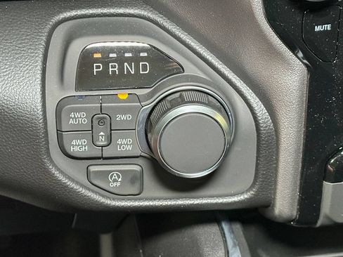 New 2026 RAM 1500 4x4 Crew Cab image 27