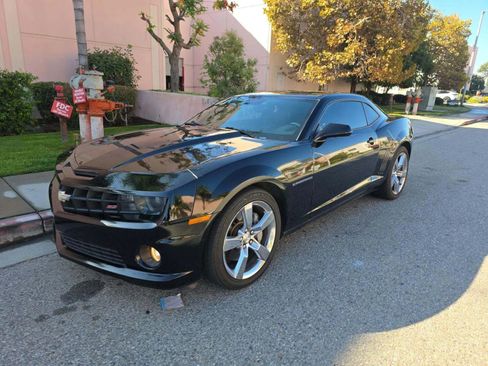 Used 2010 Chevrolet Camaro SS w/ RS Package image 2