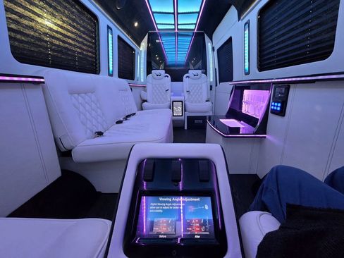 Used 2019 Mercedes-Benz Sprinter 170 image 40