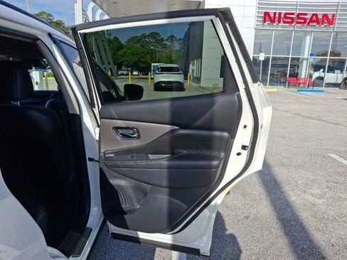 Used 2022 Nissan Murano SV w/ SV Midnight Edition Package image 21