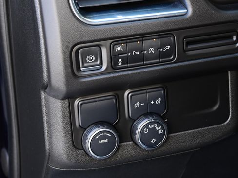 Used 2022 Chevrolet Tahoe LT image 27