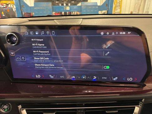 New 2026 Chevrolet Traverse Z71 w/ Enhanced Driving Package AWD/4WD image 28