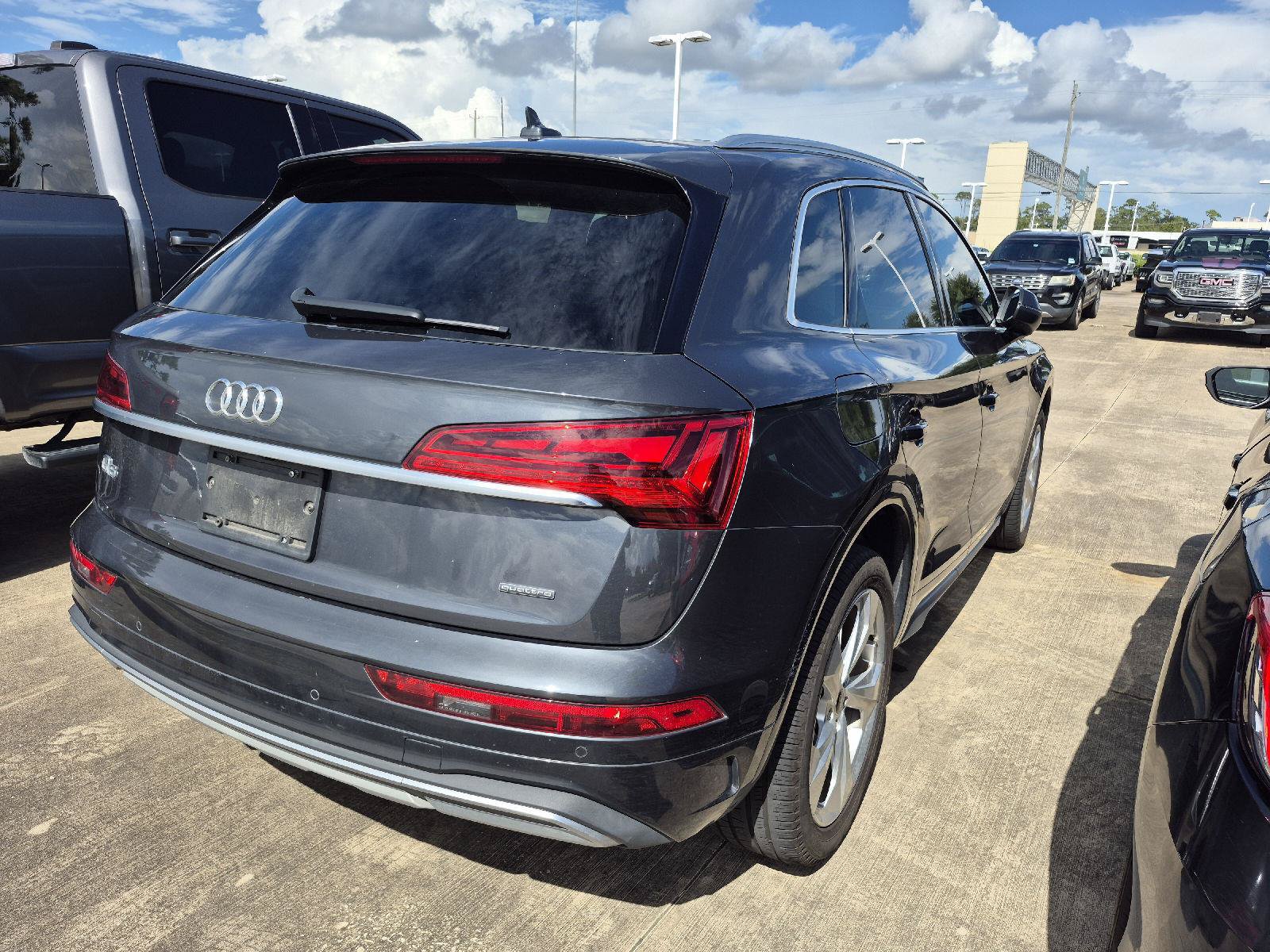Used 2021 Audi Q5 2.0T Premium Plus w/ Premium Plus Package AWD/4WD image 12
