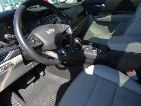 Used 2023 Cadillac XT4 Premium Luxury w/ Technology Package AWD/4WD image 12