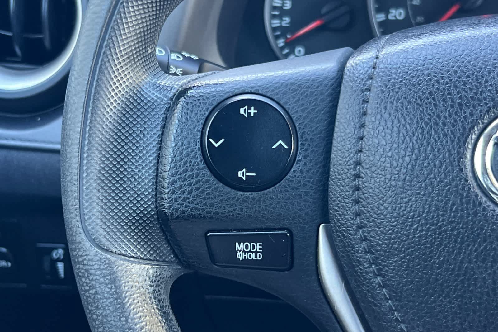 Used 2016 Toyota RAV4 LE AWD/4WD image 24