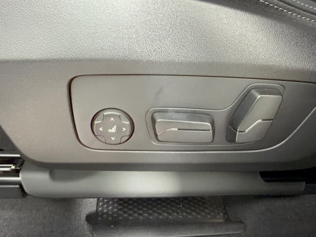 Certified 2026 BMW X1 xDrive28i AWD/4WD image 16