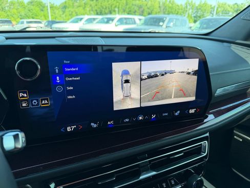 Used 2024 Chevrolet Traverse Z71 w/ Enhanced Driving Package AWD/4WD image 22