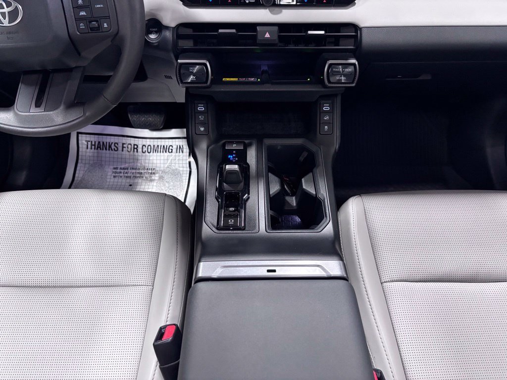Used 2026 Toyota RAV4 Limited AWD/4WD image 32