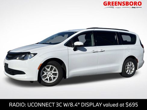 Used 2017 Chrysler Pacifica Touring image 1