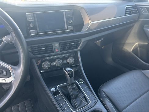 Used 2024 Volkswagen Jetta SE image 6