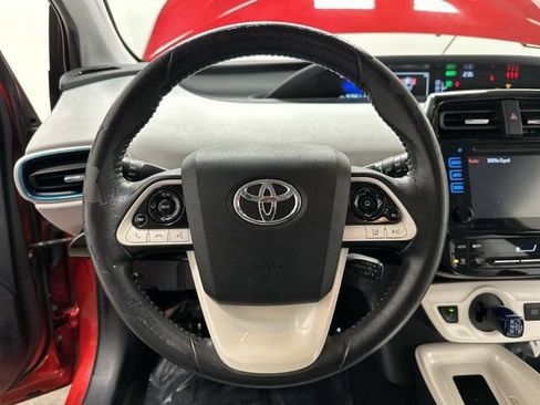 Used 2018 Toyota Prius Three w/ Advanced Technology Package image 8