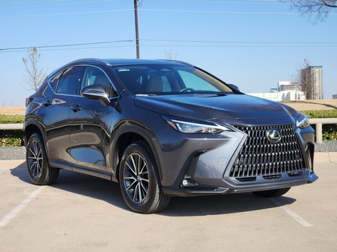 Used 2025 Lexus NX 250 FWD w/ Premium Package image 2