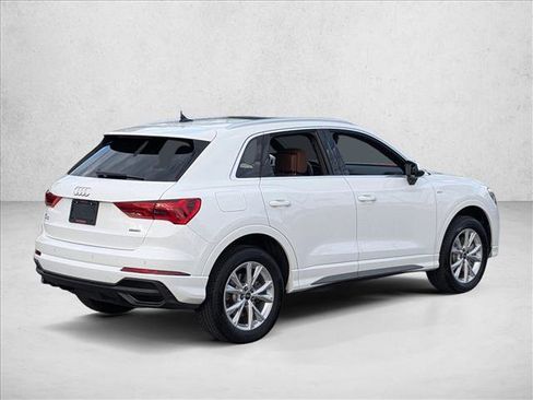 Certified 2025 Audi Q3 2.0T Premium w/ Convenience Package image 5