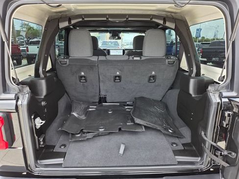 Used 2025 Jeep Wrangler Unlimited Sport AWD/4WD image 13