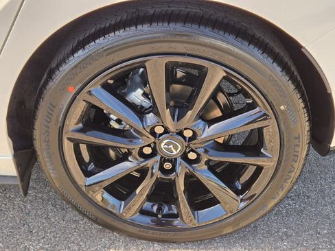 New 2026 MAZDA MAZDA3 2.5 S Hatchback w/ Premium Pkg FWD image 11