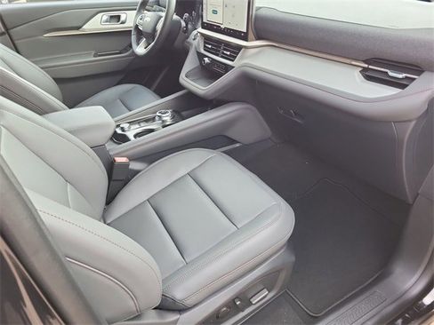 New 2026 Ford Explorer Active w/ Active Comfort Package image 25