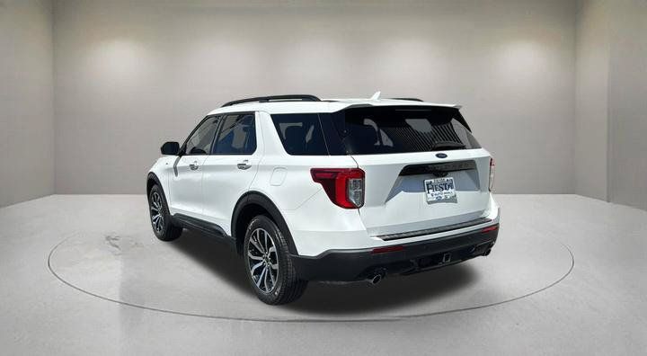 Certified 2022 Ford Explorer ST-Line w/ Class IV Trailer Tow Package RWD image 4
