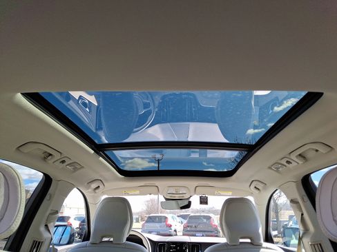 New 2025 Volvo XC60 T8 Core w/ Climate Package image 10