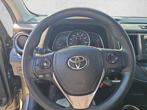 Used 2014 Toyota RAV4 XLE image 17