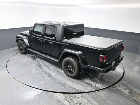 Used 2023 Jeep Gladiator Sport image 47