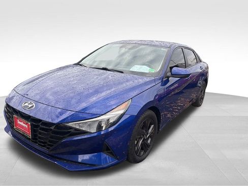Used 2023 Hyundai Elantra SEL image 4