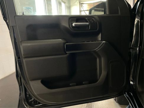 Used 2022 Chevrolet Silverado 1500 Custom Trail Boss w/ Midnight Edition image 23