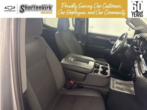 Used 2024 Chevrolet Silverado 1500 LT image 14