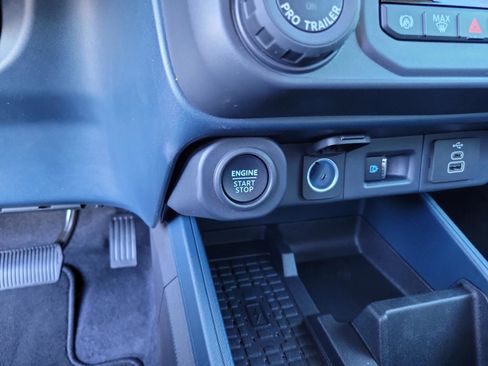 New 2025 Ford Maverick Lariat w/ Black Appearance Package image 19