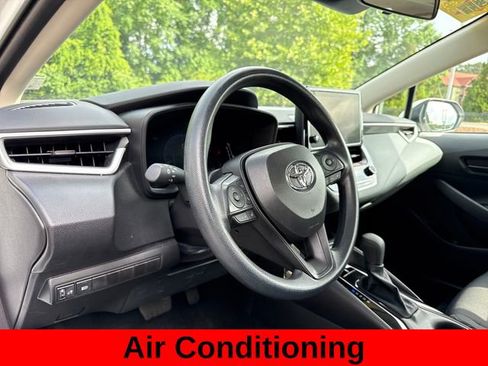 Used 2026 Toyota Corolla LE FWD image 15