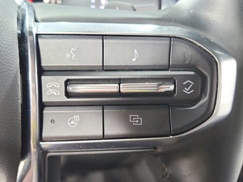 Used 2025 GMC Yukon Denali AWD/4WD image 26