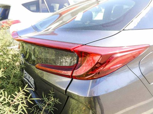 Used 2019 Toyota Prius Prime Premium w/ Carpet Mat Package image 11