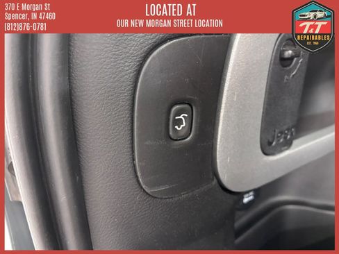 Used 2014 Jeep Cherokee Trailhawk w/ Comfort/Convenience Group AWD/4WD image 34