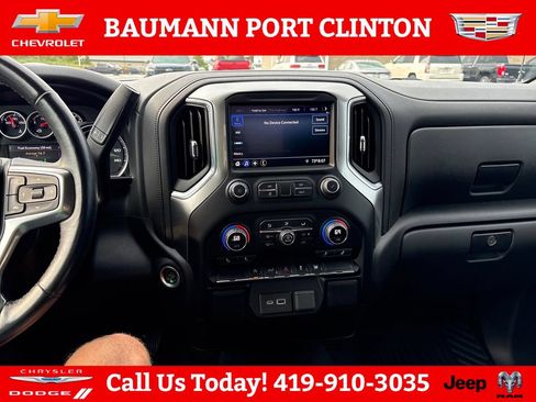 Used 2021 Chevrolet Silverado 1500 LT AWD/4WD image 17